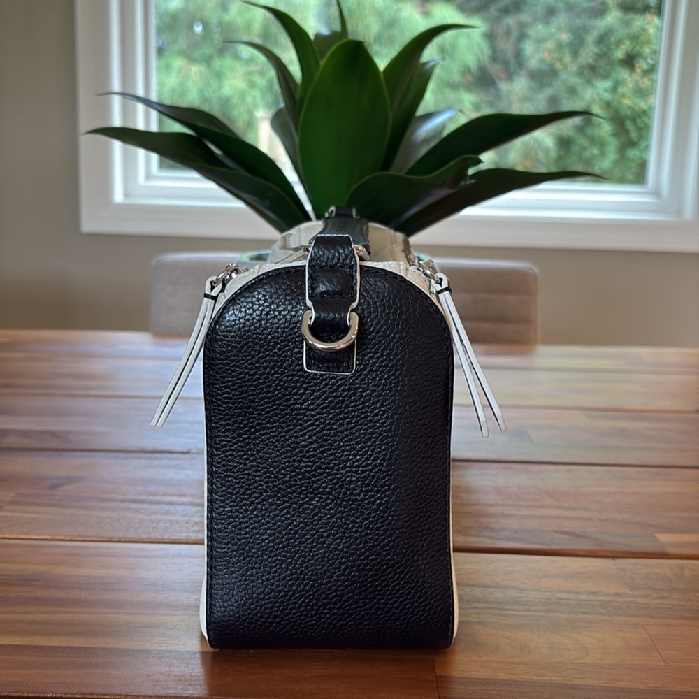 Large Marc Jacobs Black and White Lunchbox Purse - Picture 6 of 15